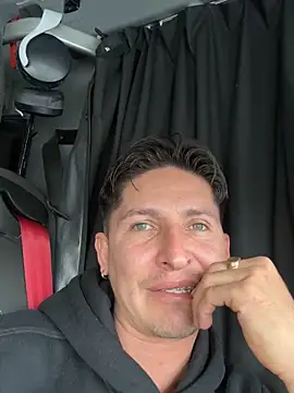 Snapshot of serxxx1287 chatting on December 15, 2025, 10:21 am serxxx1287 online show from December 15, 2025, 10:21 am