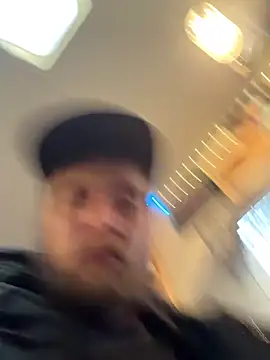 Snapshot of high3ndlowlife chatting on December 2, 2025, 7:26 pm high3ndlowlife online show from December 2, 2025, 7:26 pm