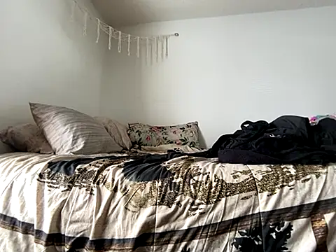 Snapshot of KANDIS864 chatting on November 11, 2025, 7:08 pm KANDIS864 online show from November 11, 2025, 7:08 pm