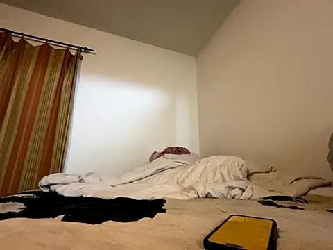 Snapshot of KANDIS864 chatting on October 22, 2025, 3:39 am KANDIS864 online show from October 22, 2025, 3:39 am