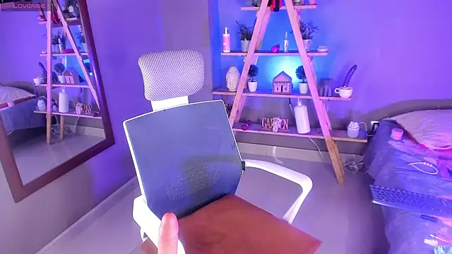 Snapshot of nyxmoonhells chatting on October 17, 2025, 8:54 pm nyxmoonhells online show from October 17, 2025, 8:54 pm