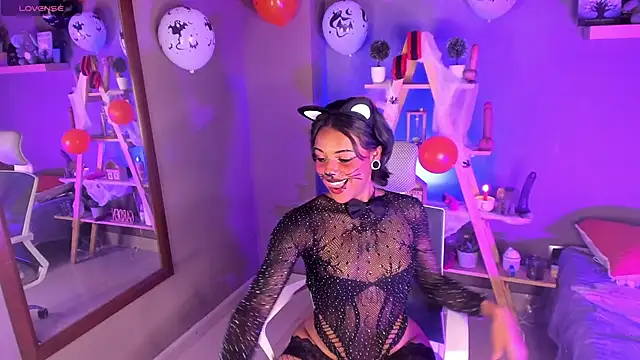 Snapshot of nyxmoonhells chatting on October 19, 2025, 10:01 pm nyxmoonhells online show from October 19, 2025, 10:01 pm