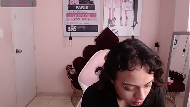 LadyWawy online show from September 20, 2025, 2:44 pm