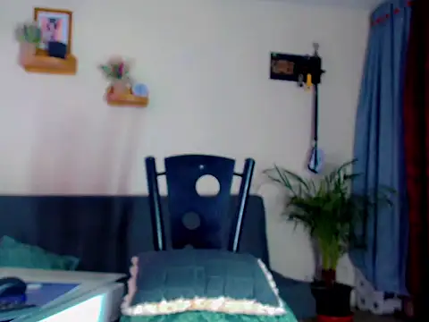 Lesly Zafiro- online show from September 8, 2025, 5:45 pm