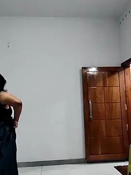 mallu-lover online show from March 4, 2026, 3:09 pm