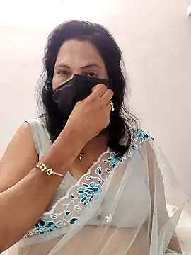 mallu-lover online show from April 22, 2026, 6:47 pm