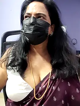 mallu-lover online show from November 5, 2025, 4:26 am