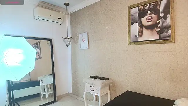 Miladiosa online show from November 15, 2025, 11:58 am