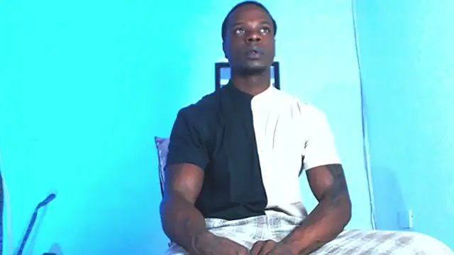 MrByronStallion online show from November 5, 2025, 3:04 pm