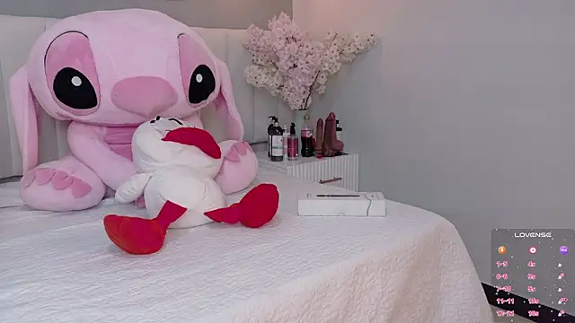 amy miller1 online show from February 17, 2026, 8:06 pm