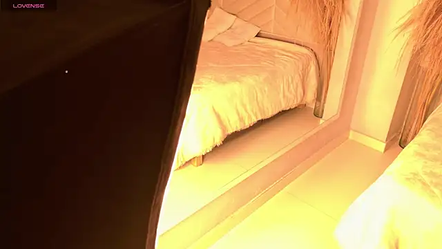 Snapshot of amy_miller1 chatting on November 21, 2025, 8:41 pm amy miller1 online show from November 21, 2025, 8:41 pm