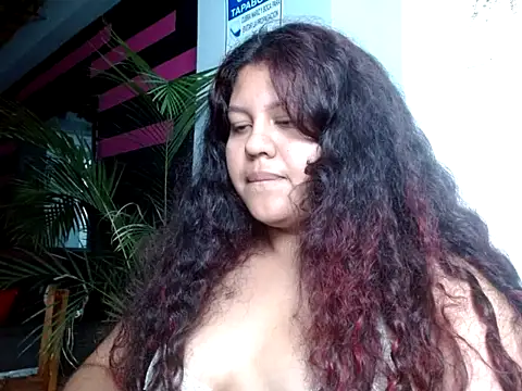 Snapshot of CloeStron chatting on December 19, 2025, 4:05 am CloeStron online show from December 19, 2025, 4:05 am