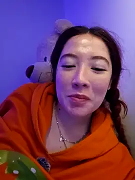 lunnaa  online show from February 11, 2026, 11:54 am