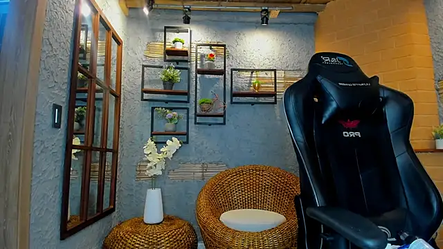 MikePark  online show from September 9, 2025, 11:08 am