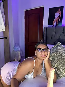 Snapshot of ema_zoe chatting on July 21, 2026, 11:50 pm ema zoe online show from July 21, 2026, 11:50 pm