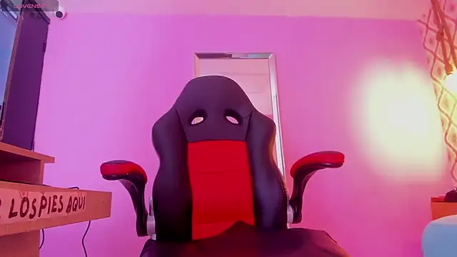 Snapshot of ALISSON_BARKER chatting on October 11, 2025, 12:28 pm ALISSON BARKER online show from October 11, 2025, 12:28 pm