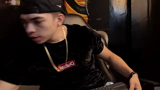 Snapshot of Eryonbradley chatting on November 20, 2025, 11:22 am Eryonbradley online show from November 20, 2025, 11:22 am