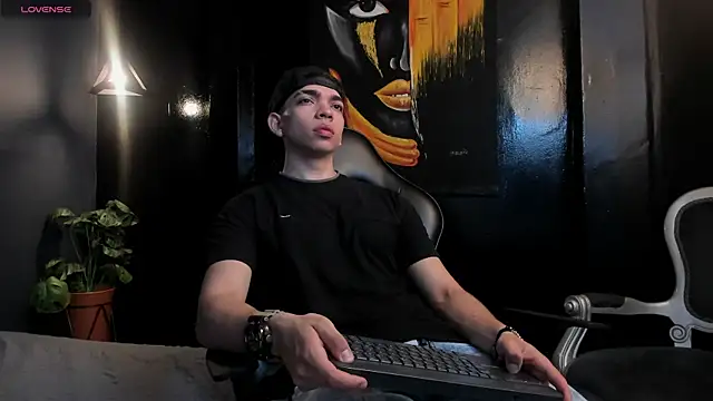 Snapshot of Eryonbradley chatting on November 27, 2025, 11:32 am Eryonbradley online show from November 27, 2025, 11:32 am