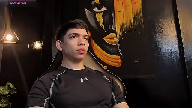 Snapshot of Eryonbradley chatting on October 31, 2025, 11:18 am Eryonbradley online show from October 31, 2025, 11:18 am