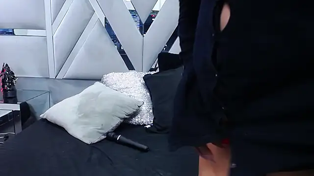 Snapshot of MonzerratBoyer chatting on November 30, 2025, 9:10 am MonzerratBoyer online show from November 30, 2025, 9:10 am