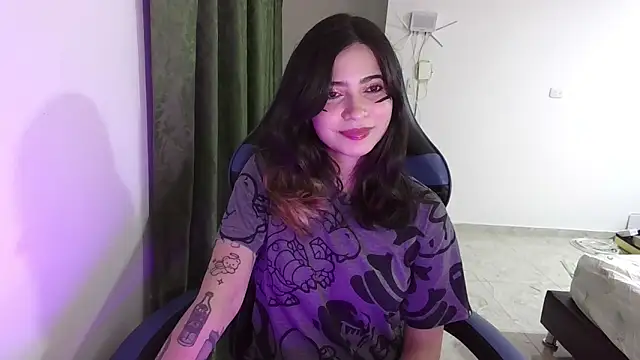 Snapshot of AnnaKaotic chatting on October 4, 2025, 2:13 am AnnaKaotic online show from October 4, 2025, 2:13 am