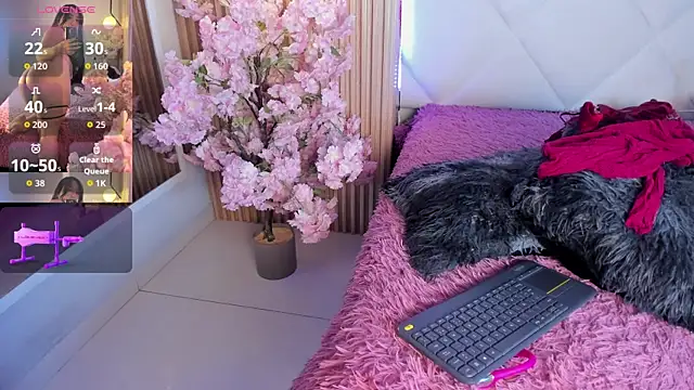 Snapshot of veronica_hill_ chatting on June 24, 2026, 8:06 pm veronica hill online show from June 24, 2026, 8:06 pm