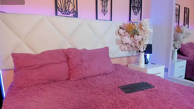 Snapshot of veronica_hill_ chatting on October 10, 2025, 3:18 am veronica hill online show from October 10, 2025, 3:18 am