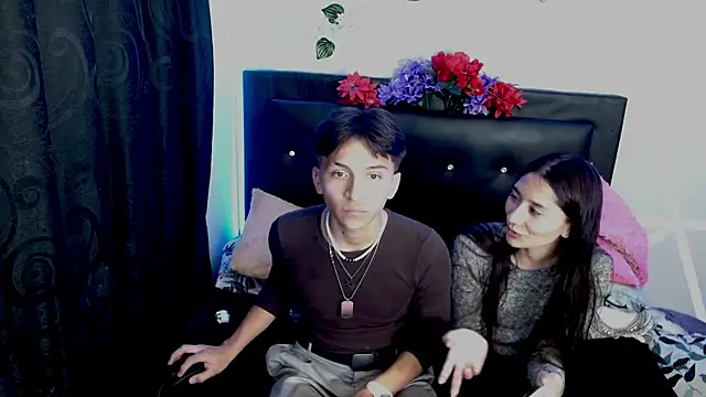 COZY7COUPLE online show from September 30, 2025, 11:55 pm