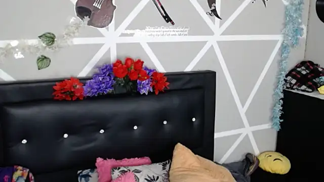 COZY7COUPLE online show from October 4, 2025, 11:28 pm