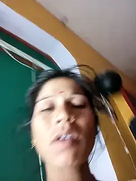 Snapshot of Sonam_pandeyji chatting on October 31, 2025, 8:27 pm Sonam pandeyji online show from October 31, 2025, 8:27 pm