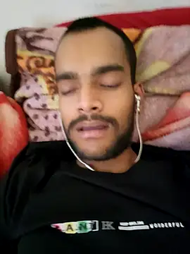 yashuuuu021 online show from April 23, 2026, 10:11 am