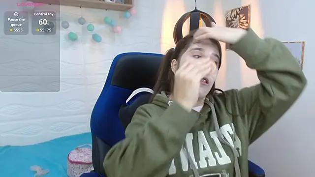 karlarousex online show from October 21, 2025, 4:45 am