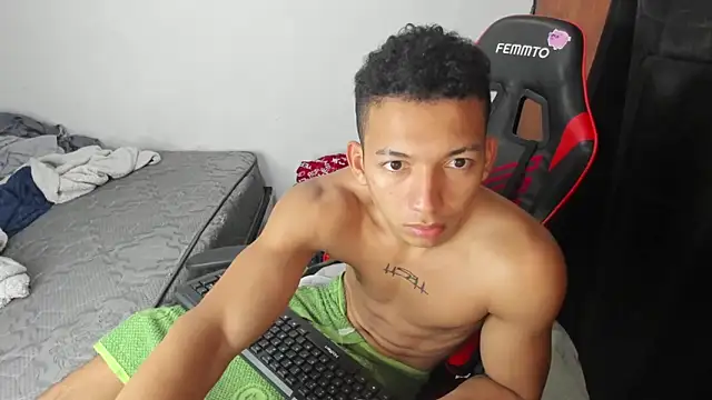 Snapshot of JuanchiT66 chatting on February 27, 2026, 1:39 am JuanchiT66 online show from February 27, 2026, 1:39 am