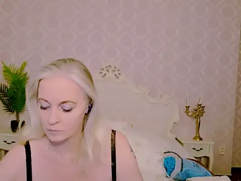 Snapshot of Anais_Janson chatting on April 14, 2026, 6:46 pm Anais Janson online show from April 14, 2026, 6:46 pm