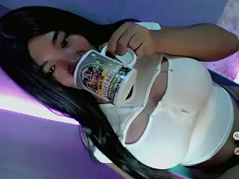 slutty piinkie online show from June 10, 2026, 11:06 pm