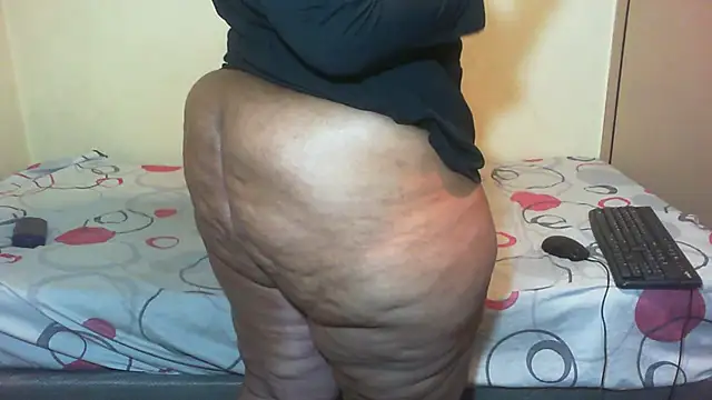 XXXBBMWCAROL online show from October 2, 2025, 4:49 am