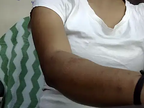 Love-Sex Love online show from January 17, 2026, 4:32 pm