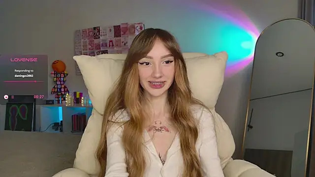 Lunainnk online show from November 8, 2025, 1:20 am