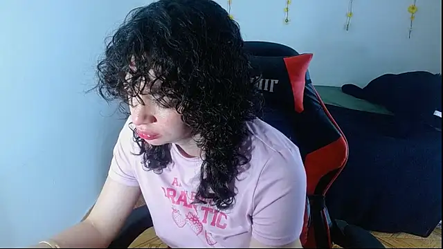 sajecrismaa online show from June 14, 2026, 2:24 am