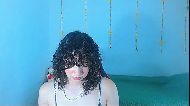 sajecrismaa online show from May 5, 2026, 8:34 pm