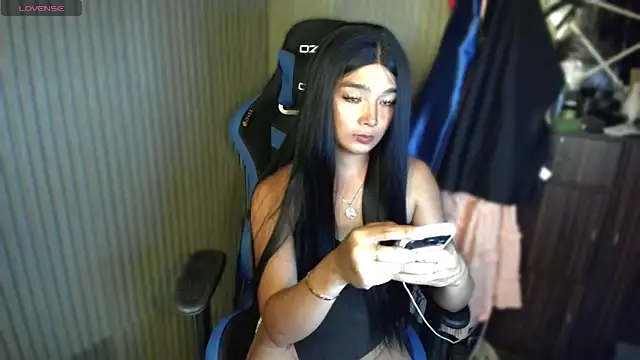 Snapshot of TrinityFucksYou chatting on June 11, 2026, 2:25 pm TrinityFucksYou online show from June 11, 2026, 2:25 pm