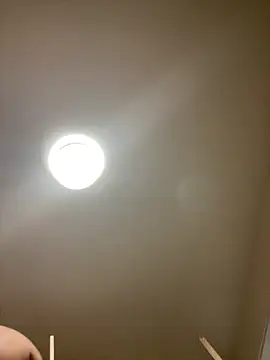 imooLoov online show from November 13, 2025, 5:39 pm