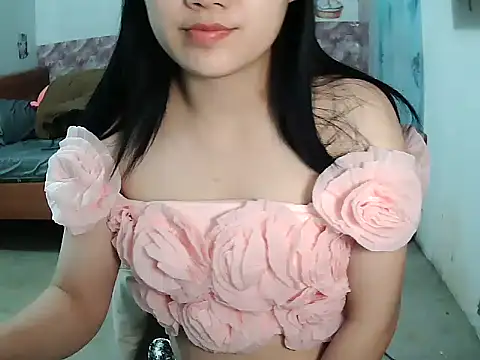 Snapshot of Linda-24 chatting on February 17, 2026, 3:15 am Linda-24 online show from February 17, 2026, 3:15 am