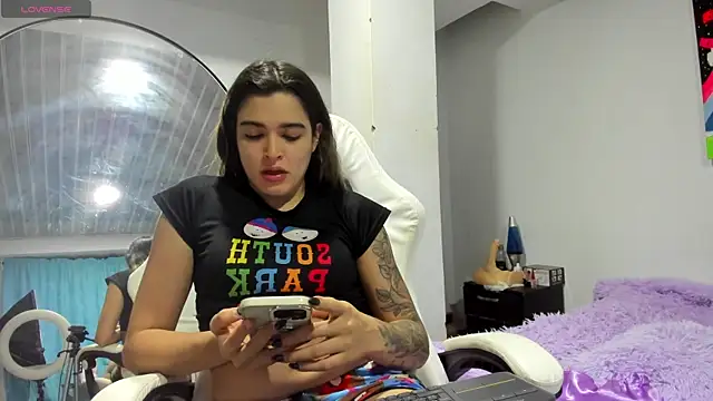 Snapshot of MiaVillalobos chatting on April 22, 2026, 7:48 am MiaVillalobos online show from April 22, 2026, 7:48 am