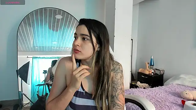 Snapshot of MiaVillalobos chatting on May 2, 2026, 3:06 pm MiaVillalobos online show from May 2, 2026, 3:06 pm