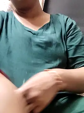 Cute pinkii online show from March 10, 2026, 7:07 pm