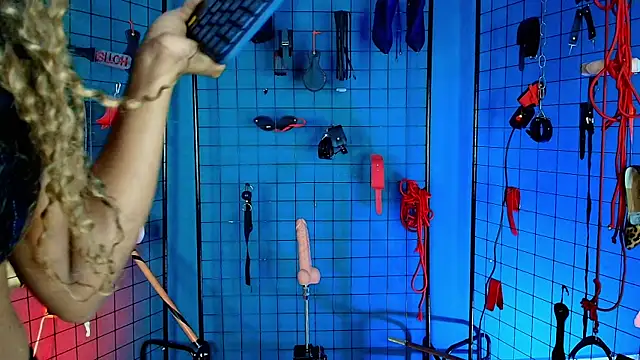 MrEbonybdsm online show from December 22, 2025, 12:38 pm