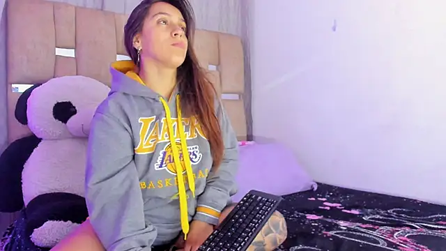 Snapshot of JulianaCarter chatting on October 12, 2025, 2:07 pm JulianaCarter online show from October 12, 2025, 2:07 pm