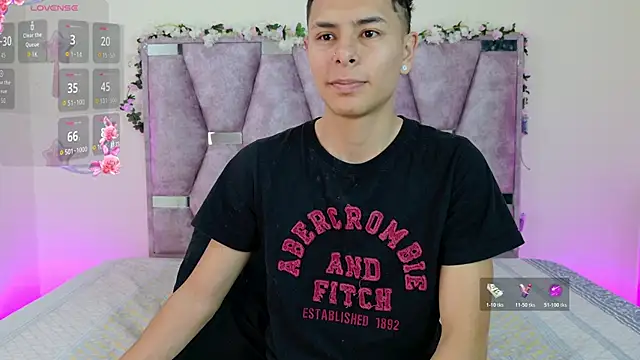 Snapshot of lana_and_liam_ chatting on November 25, 2025, 9:31 am lana and liam online show from November 25, 2025, 9:31 am