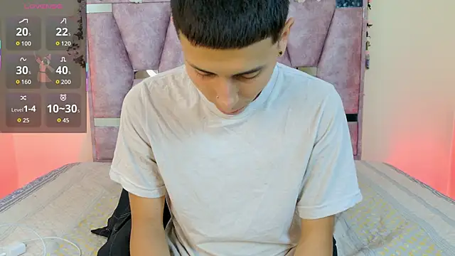 Snapshot of lana_and_liam_ chatting on October 31, 2025, 10:34 am lana and liam online show from October 31, 2025, 10:34 am